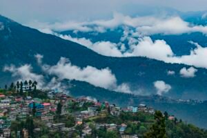 Read more about the article 3 Days Staycation In Darjeeling For Couples
